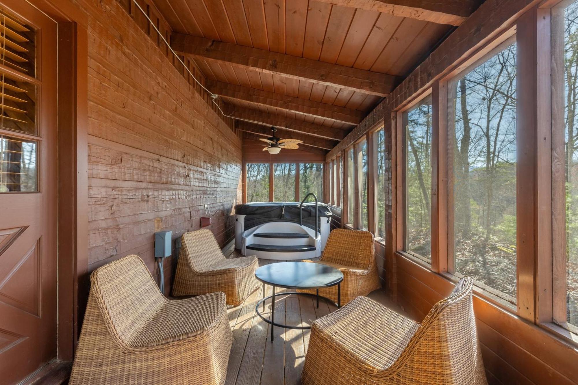 Dudley II By Avantstay Comfortable Cabin W Hot Tub Views Pigeon Forge Exterior photo