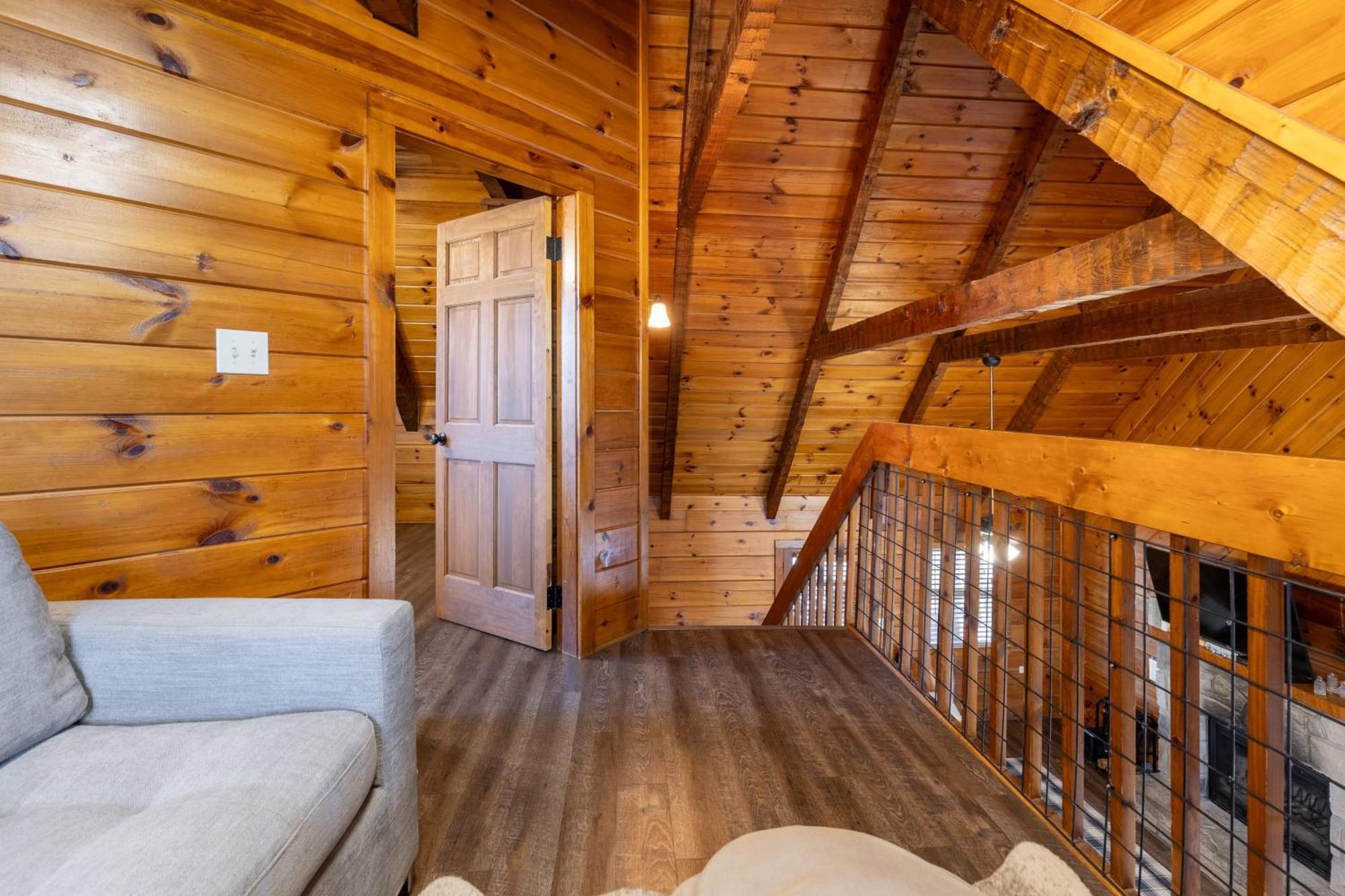 Dudley II By Avantstay Comfortable Cabin W Hot Tub Views Pigeon Forge Exterior photo