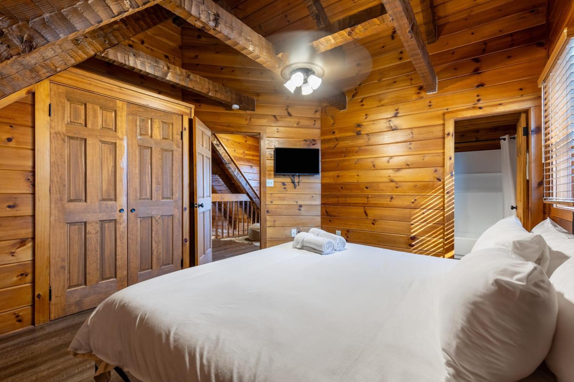 Dudley II By Avantstay Comfortable Cabin W Hot Tub Views Pigeon Forge Exterior photo
